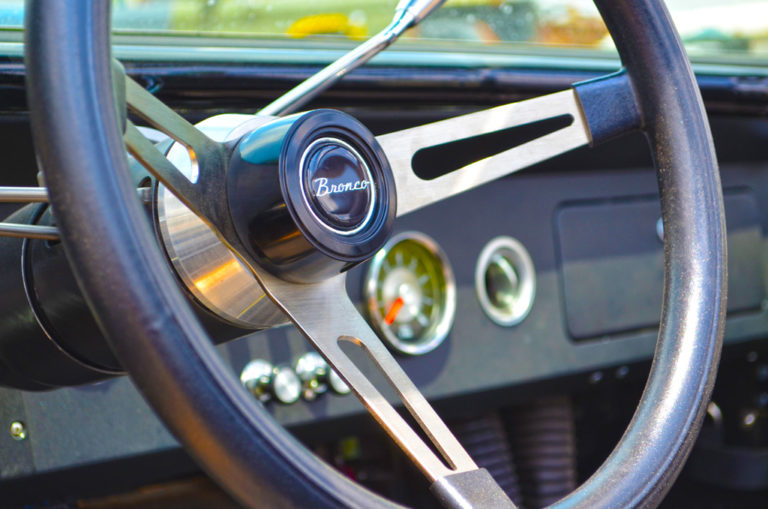 4122015 Bronco Script Horn Button for Aftermarket Wheels for Early