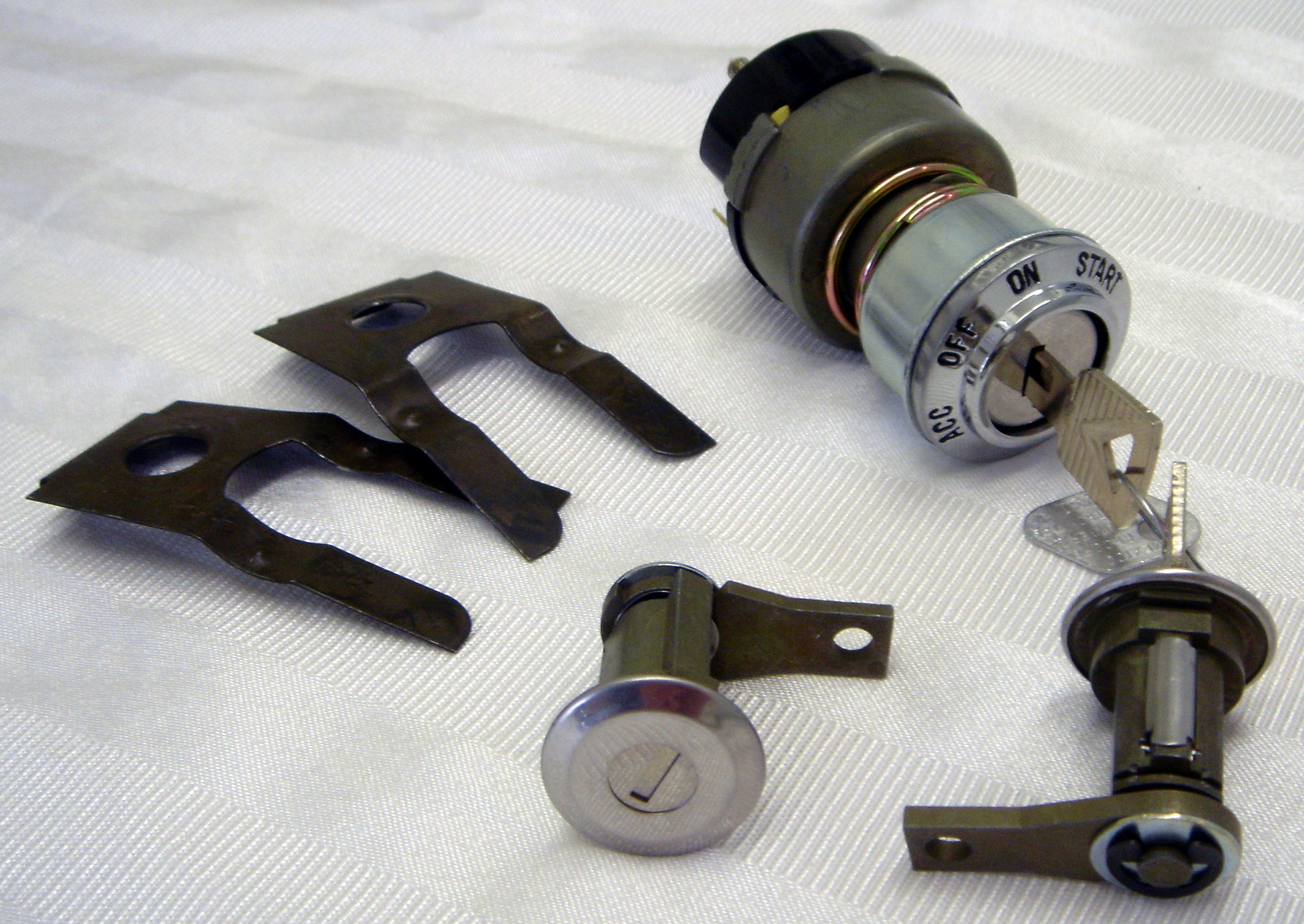 72 20311 Ignition Switch Kit And Door Locks Keyed Alike For Early