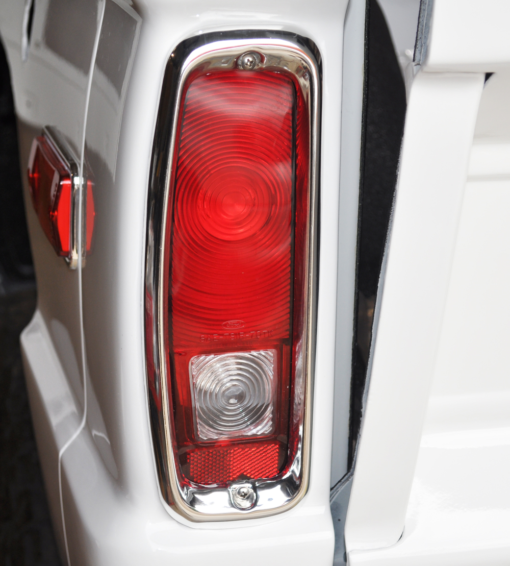 69 01322 Tail Light Chrome Left For Early Bronco Body Chrome And Emblems Bc Broncos
